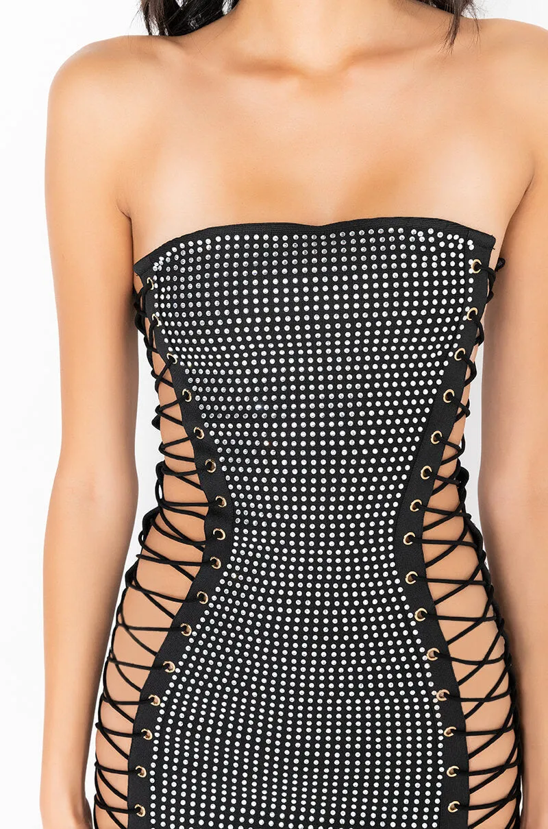 ALL THE RIGHT PLACES BANDAGE MIDI DRESS