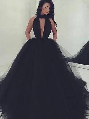 Ball Gown Tulle V-neck Sleeveless Court Train With Beading Dresses