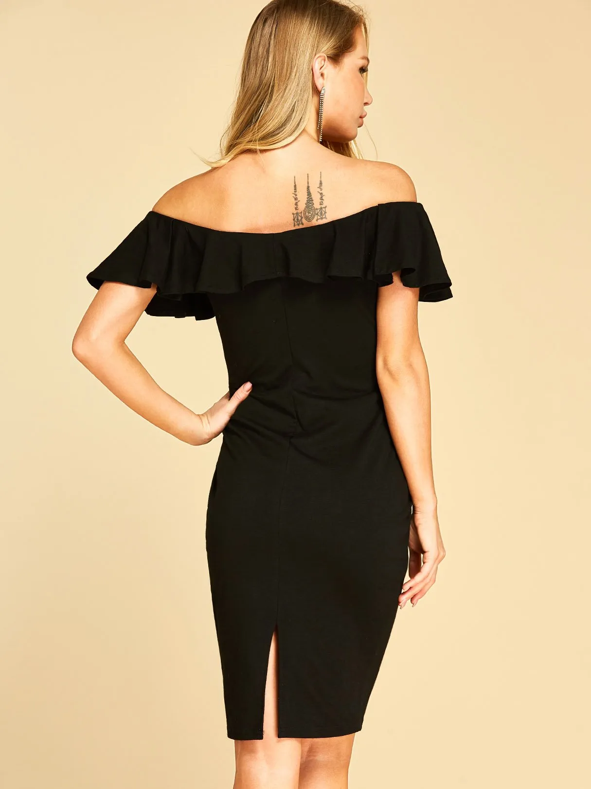 Wholesale Black Off The Shoulder Short Sleeve Plain Dresses